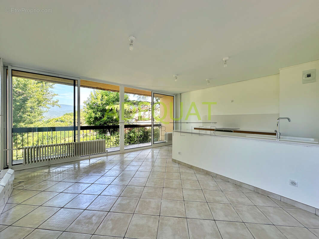 Appartement à LE PONT-DE-BEAUVOISIN