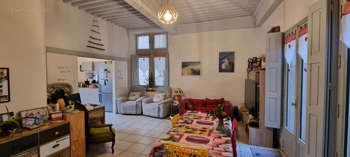 Appartement à SAINT-BONNET-LE-CHATEAU