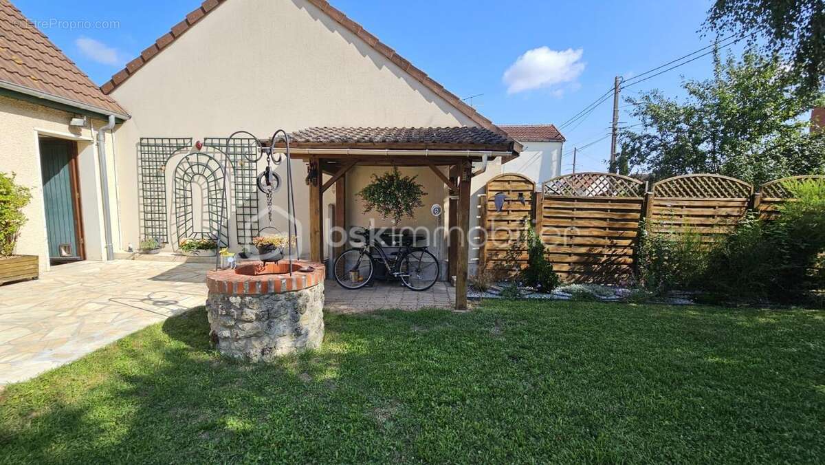 Maison à FLEURY-LES-AUBRAIS