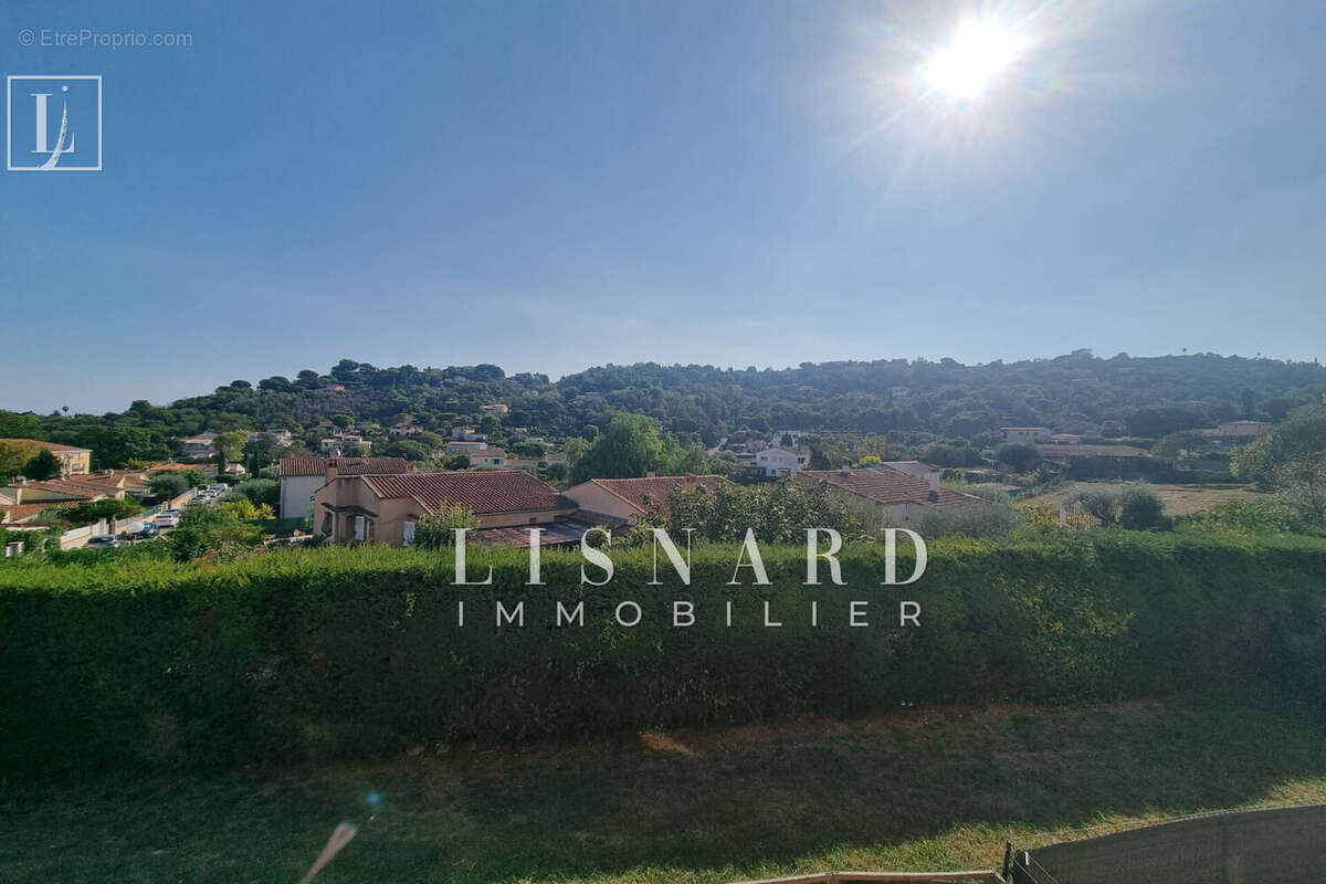 Appartement à VALLAURIS