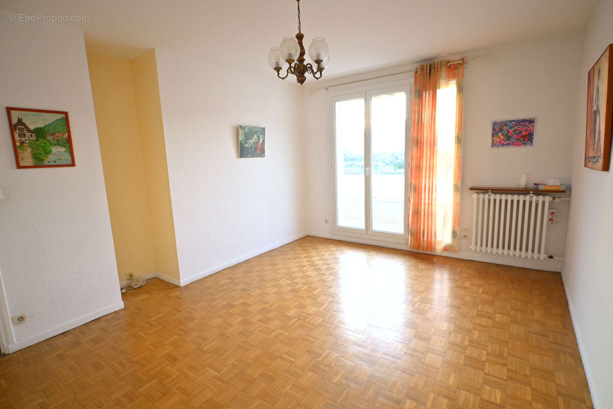 Appartement à DOMENE