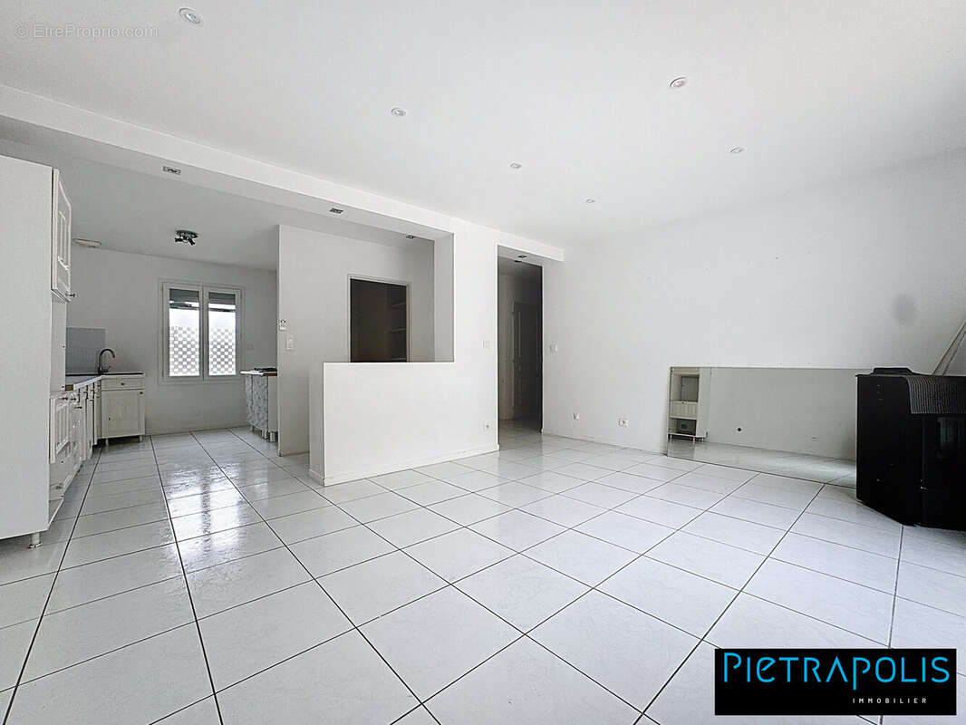 Maison à PONT-EVEQUE