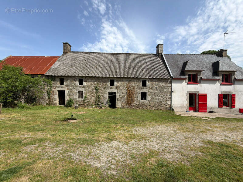 Maison à CLEGUER