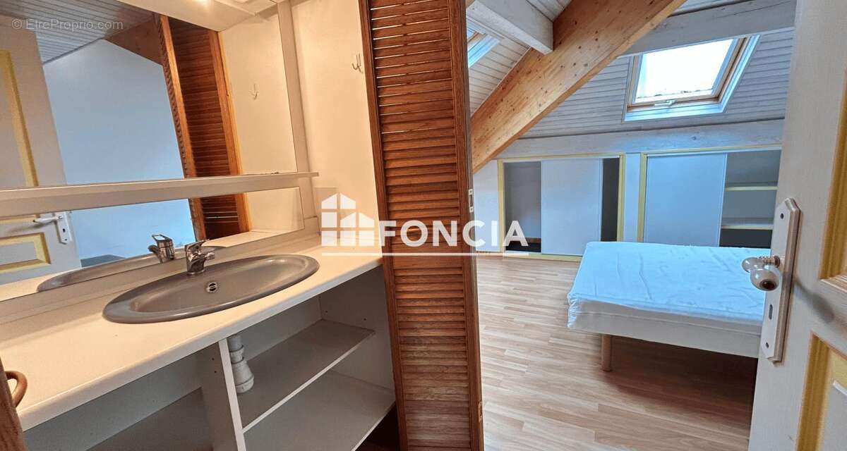 Maison en pierre rénovée - 3 chambres avec garage - photo 10