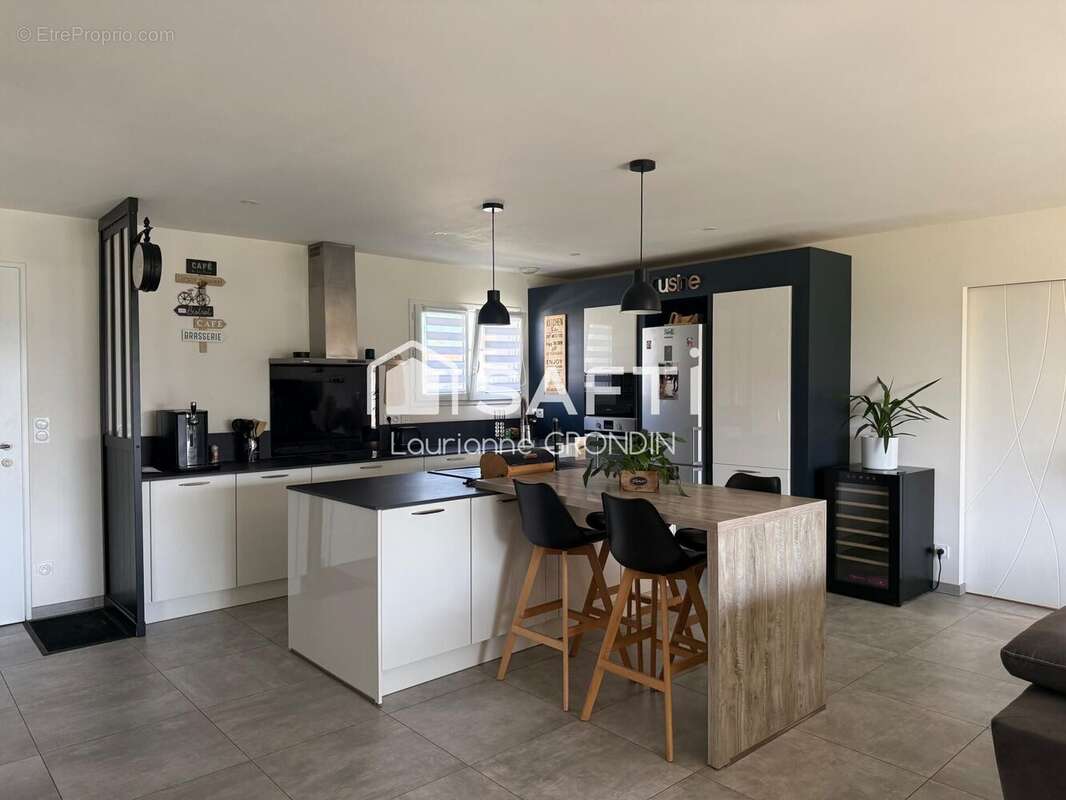 Photo 2 - Maison à SAINT-SULPICE-D'ARNOULT