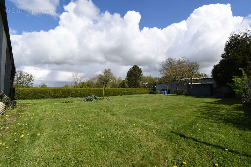 Terrain à SAINT-BOMER-LES-FORGES