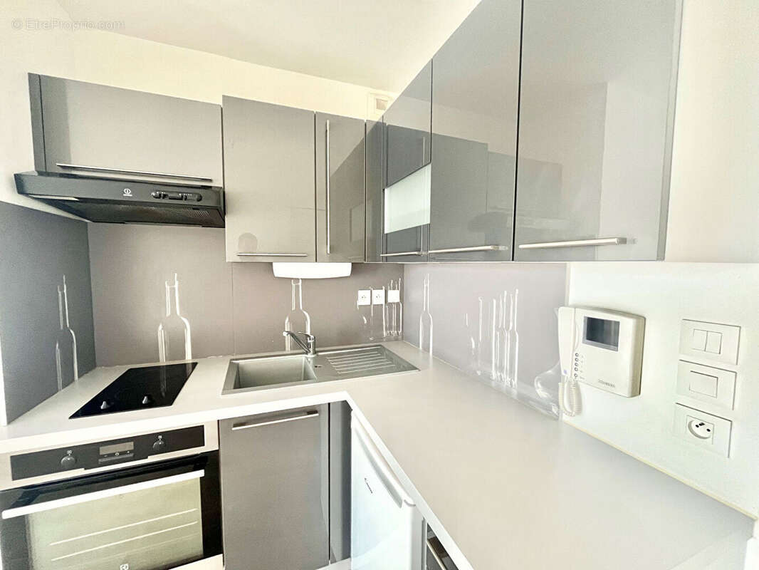 A VENDRE appartement Caen 2 pièce(s) 39.60 m2 - vendu libre - dernier étage - ascenseur - parking - vue dégagée - photo 7