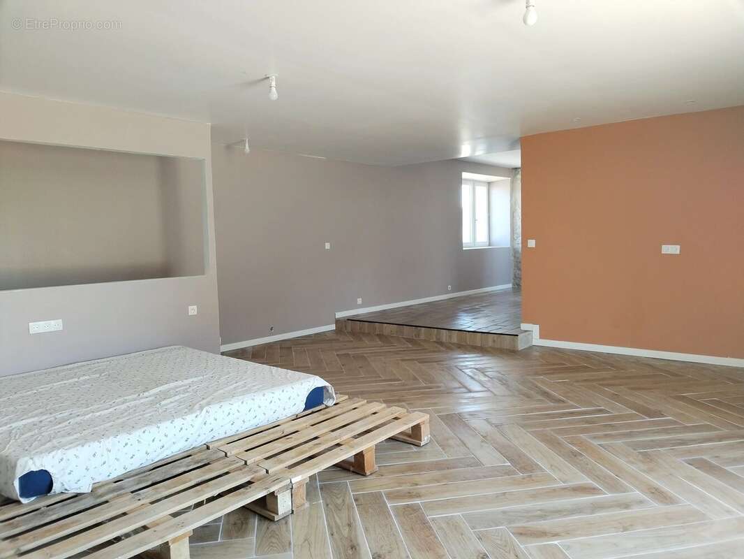 Longère avec grange – 4 pièces – 2 chambres – fort potentiel - photo 11