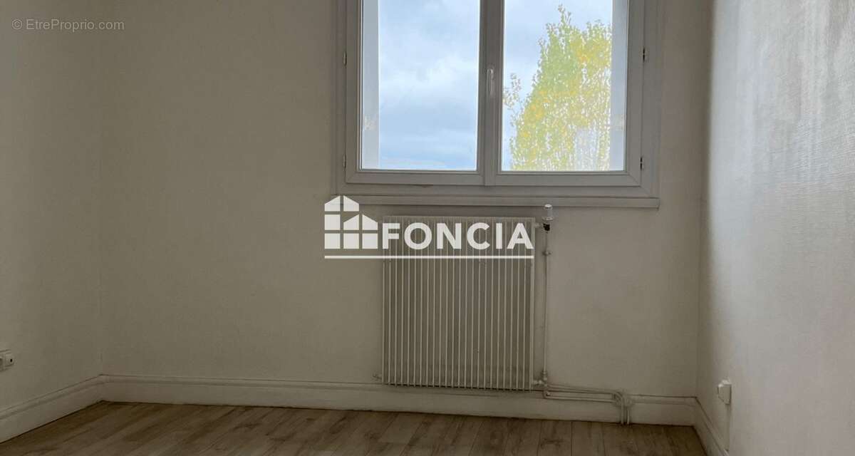 Appartement à SAINT-MAUR-DES-FOSSES