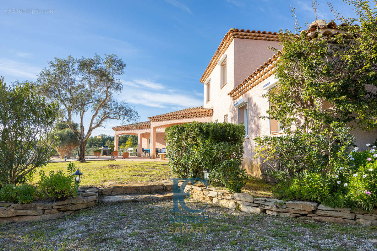 Maison à LA CADIERE-D'AZUR