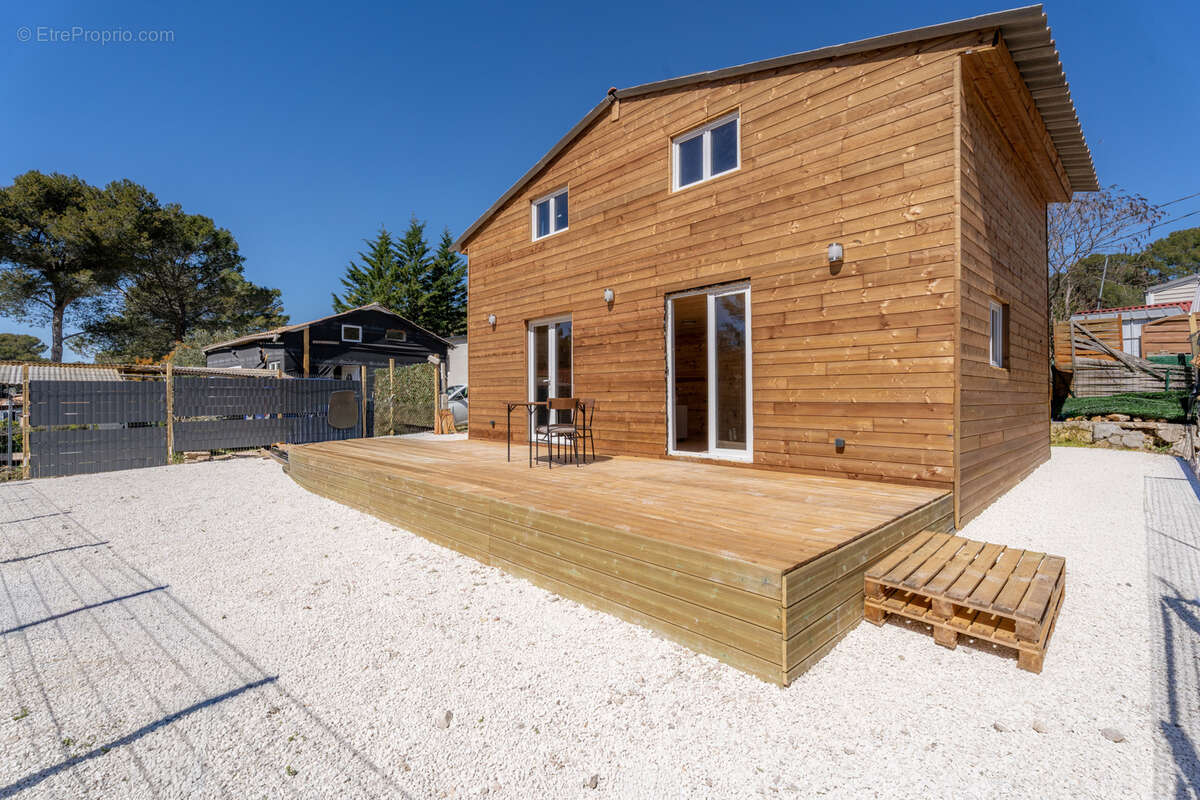 Maison à LE CASTELLET