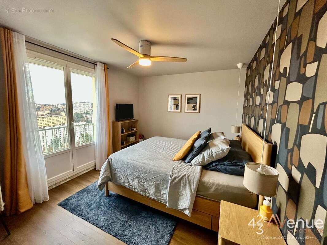 Appartement à SAINT-ETIENNE