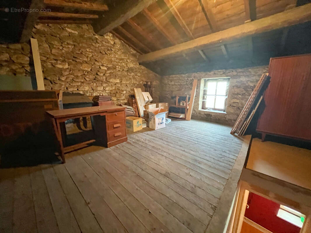 Maison à LUCENAY
