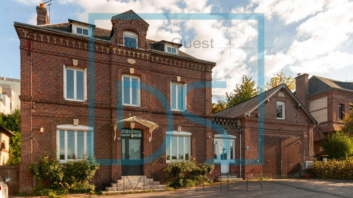 Maison 9 pièces 180 m² · à Barentin · 180 m² · 314 500 €
