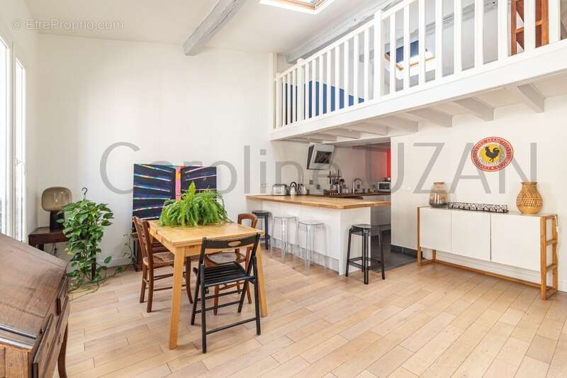 Appartement à PARIS-17E