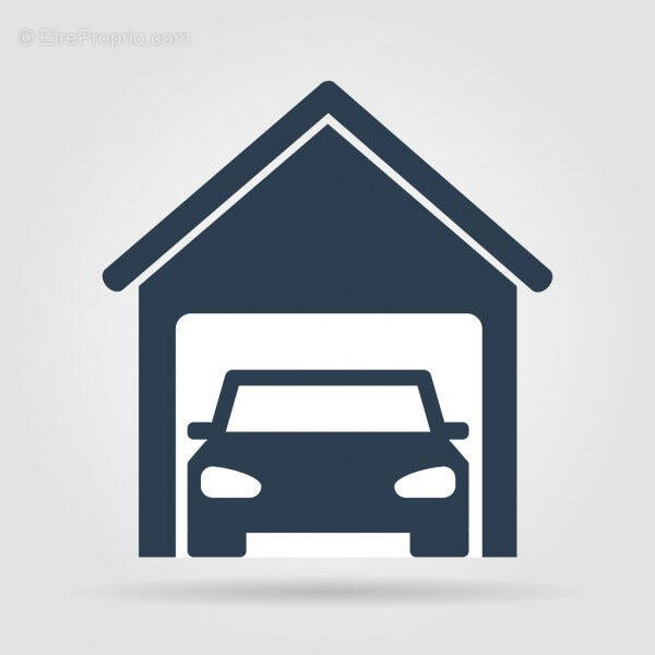 Parking à VALLAURIS