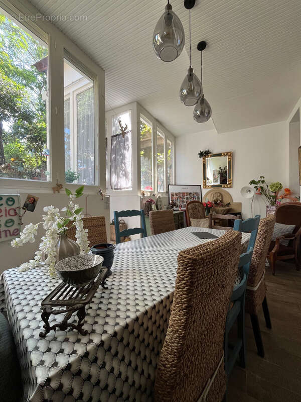 Appartement à MARSEILLE-4E