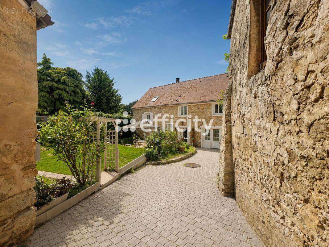 Maison à MONTIGNY-L'ALLIER