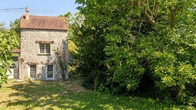 BEYNES (78) - Maison à réhabiliter - 50m² - photo 2