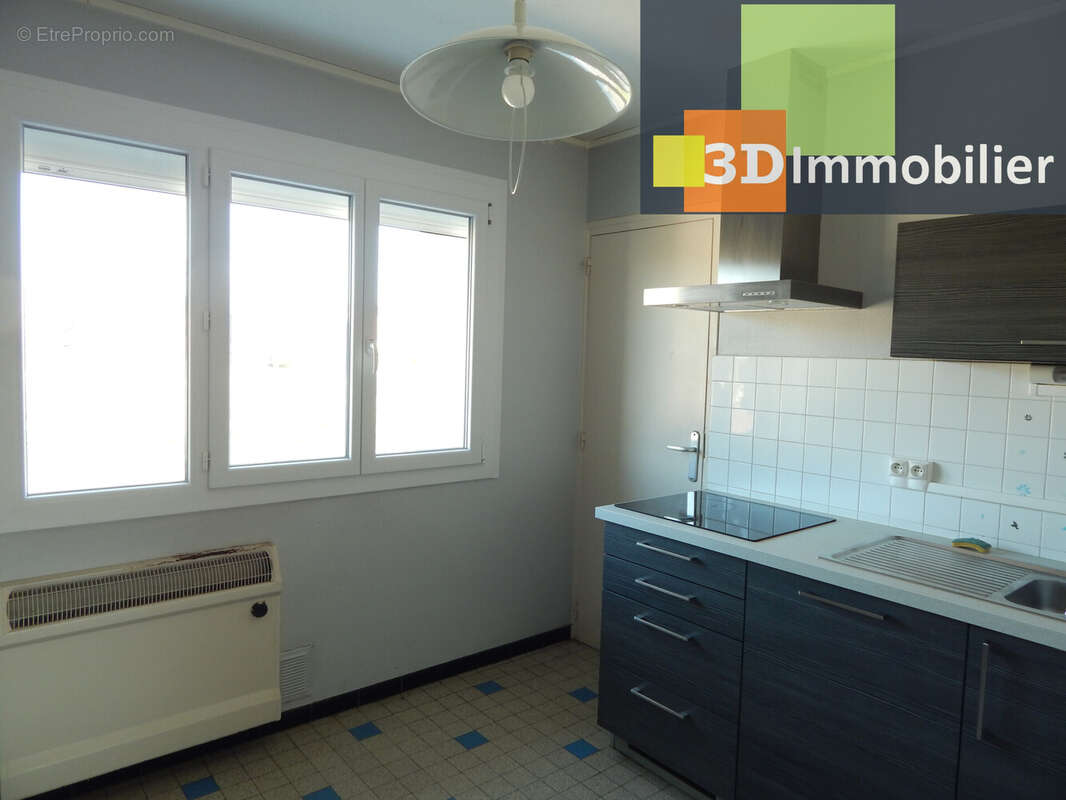 CUISINE<br>ÉQUIPÉE 11 M² - Appartement à LONS-LE-SAUNIER