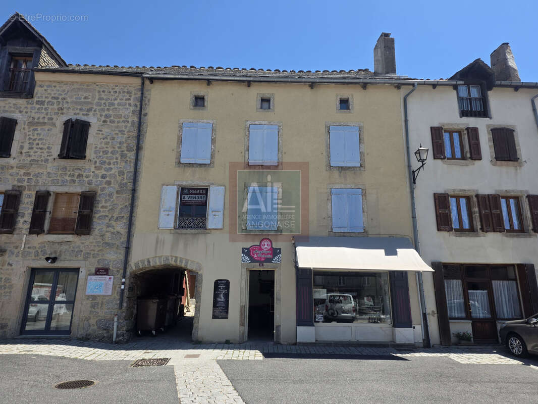 Appartement à CHATEAUNEUF-DE-RANDON