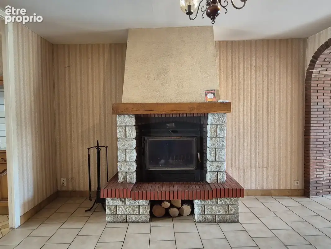 Indre (36) : maison de bourg à vendre 6 pièces de 156 m2 Véranda jardin clos et appartement supplémentaires ! - photo 3