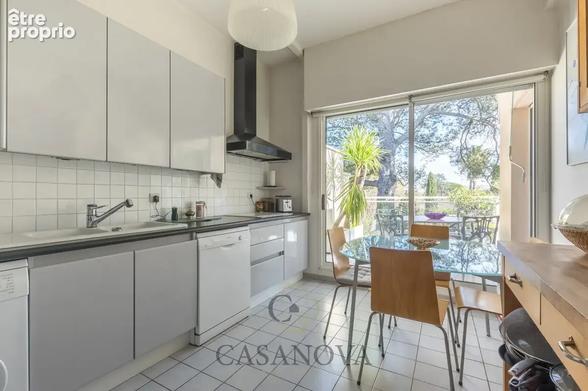 Appartement 4 pièces de 99 m² avec terrasses, garage et vue nature à Montpellier Aiguelongue - photo 8