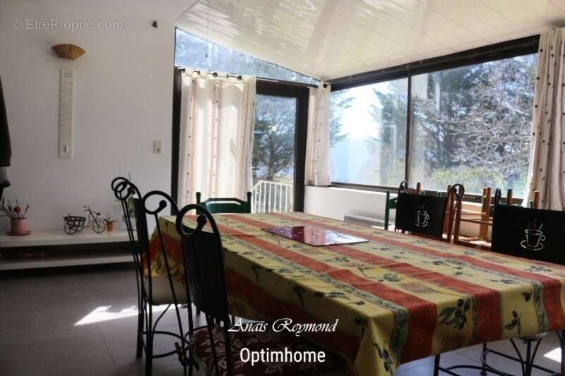 Maison à SAINT-GENIEZ