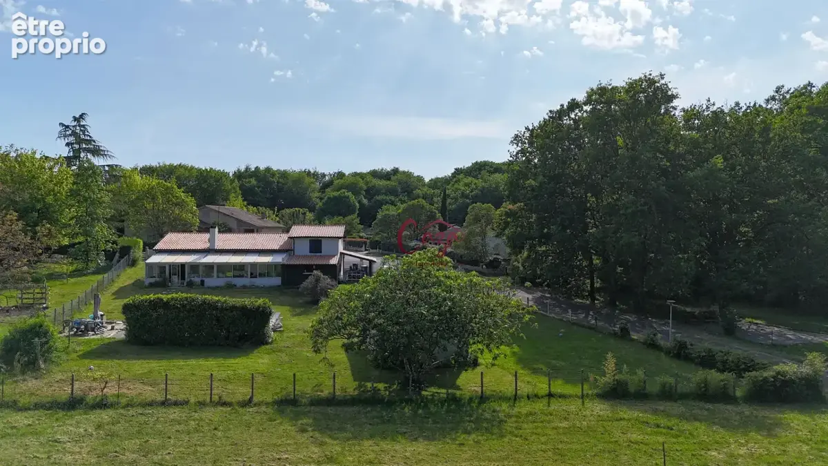 Maison traditionnelle FARGUES SAINT HILAIRE superbe environement - photo 3