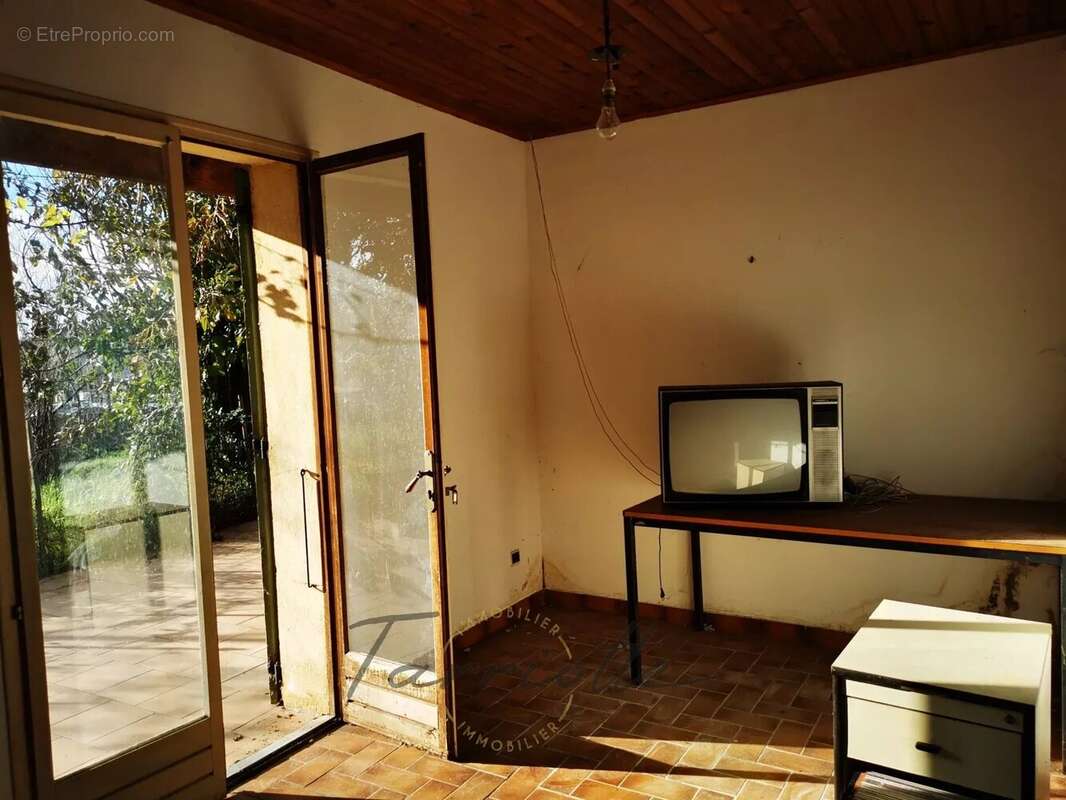 Maison à VALAURIE