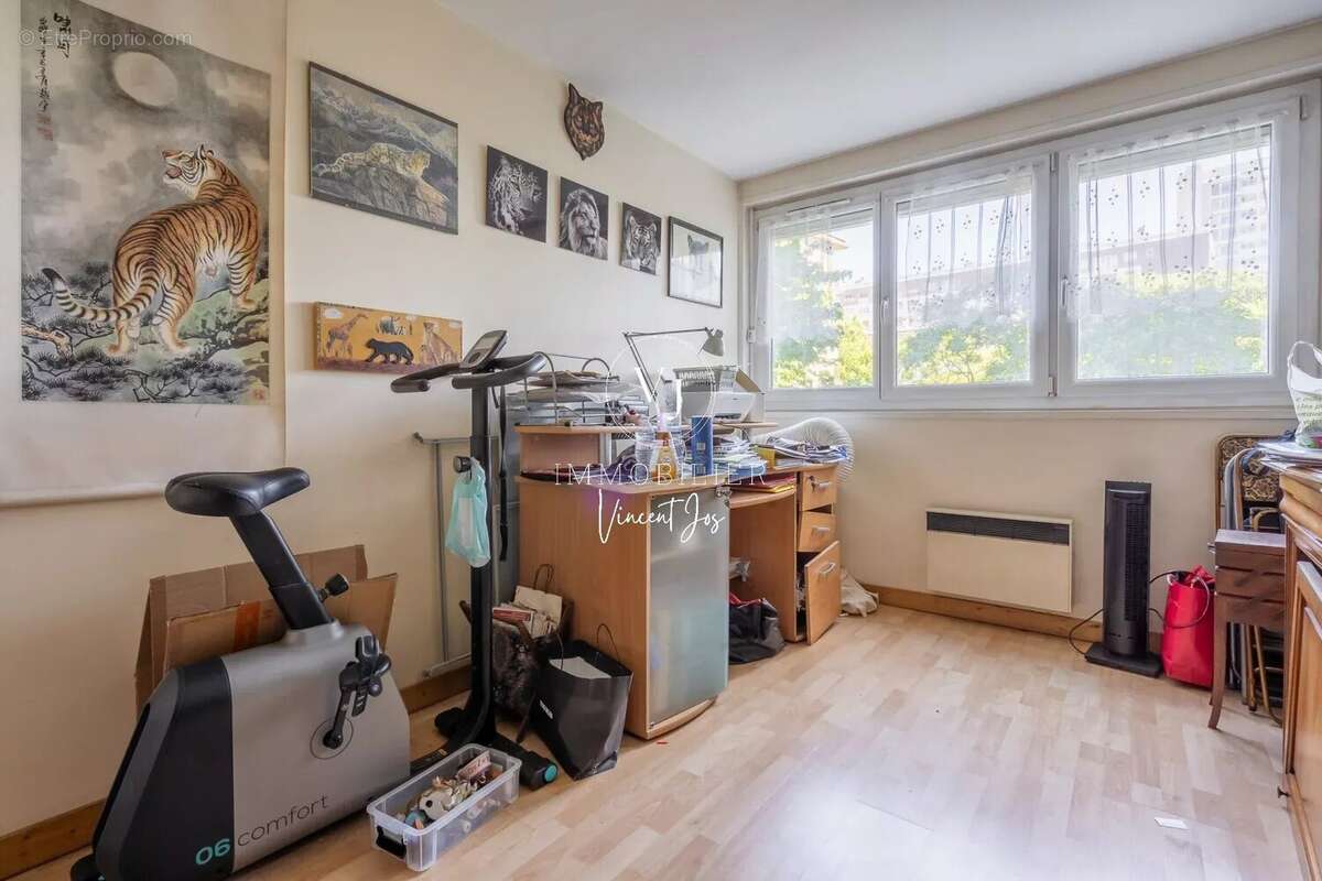 Appartement à CHARENTON-LE-PONT