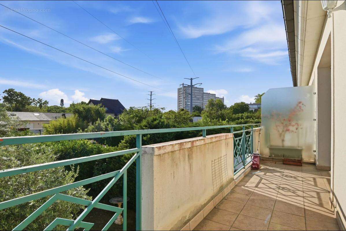 Maison divisée en 2 appartements indépendants à Thiais - photo 7