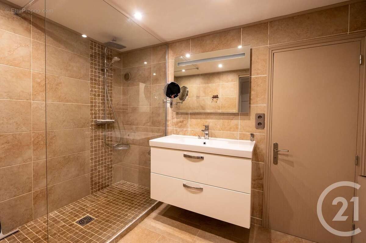 Maison à BORMES-LES-MIMOSAS