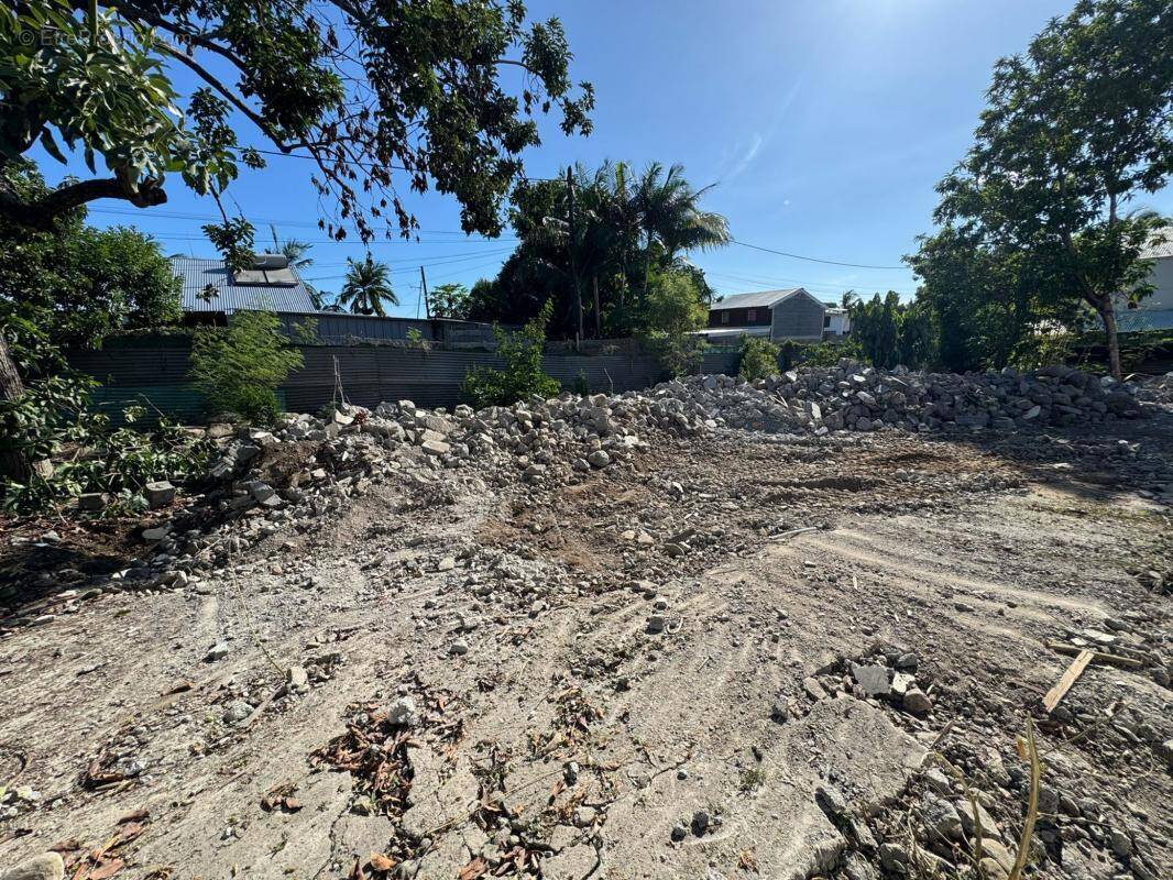 Terrain à SAINT-LOUIS