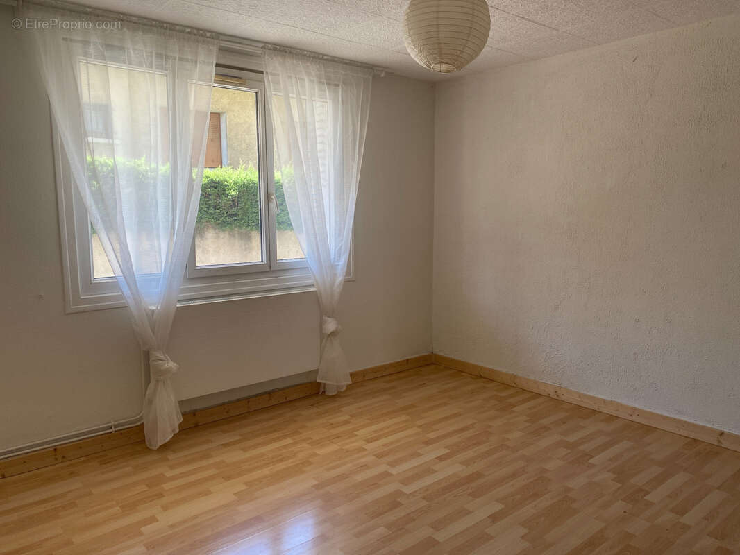 Appartement T3 avec cave, Rue Albert de Mun 26000 VALENCE - photo 2