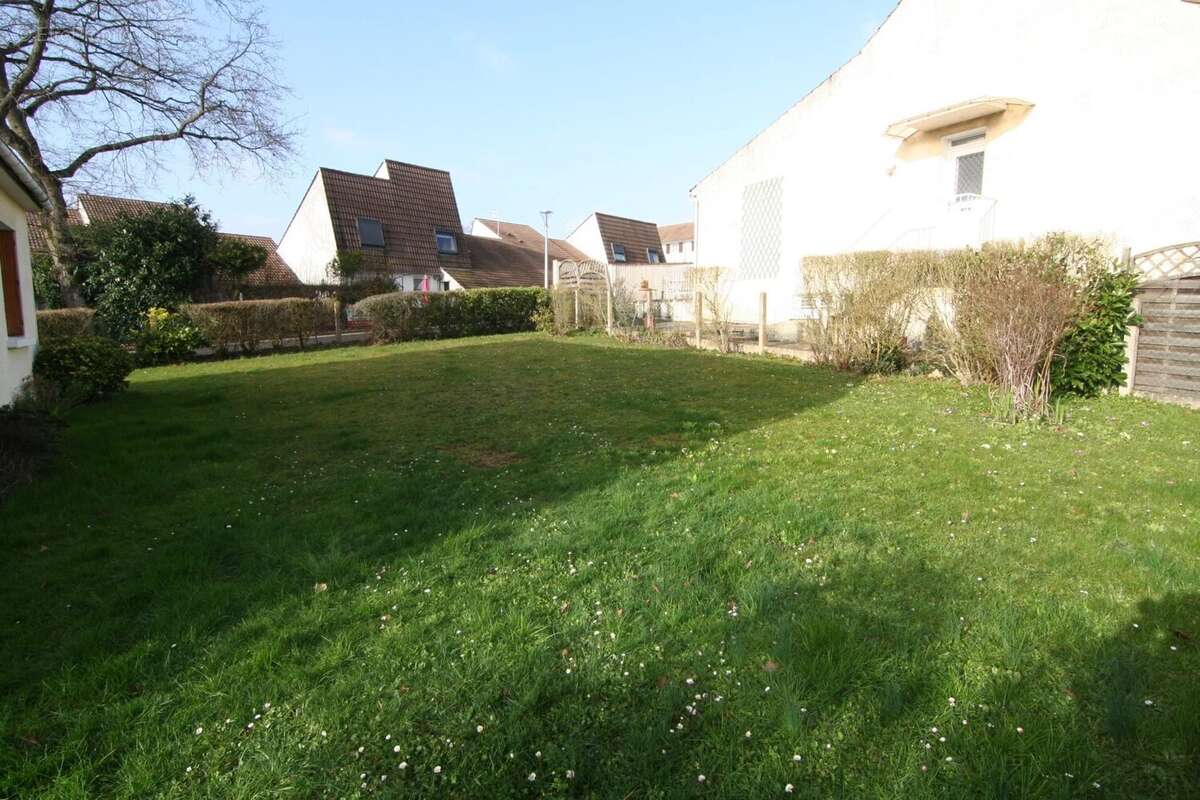 Maison à SAINT-CHERON