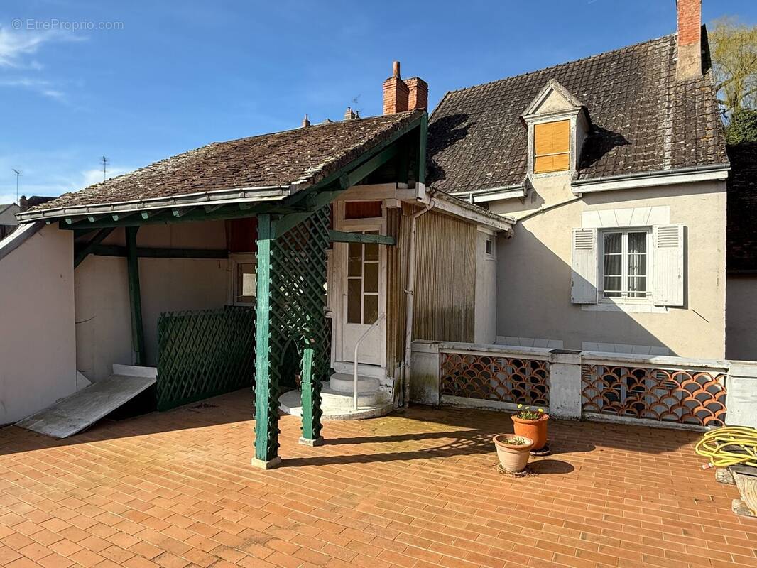 Maison à LA CHATRE