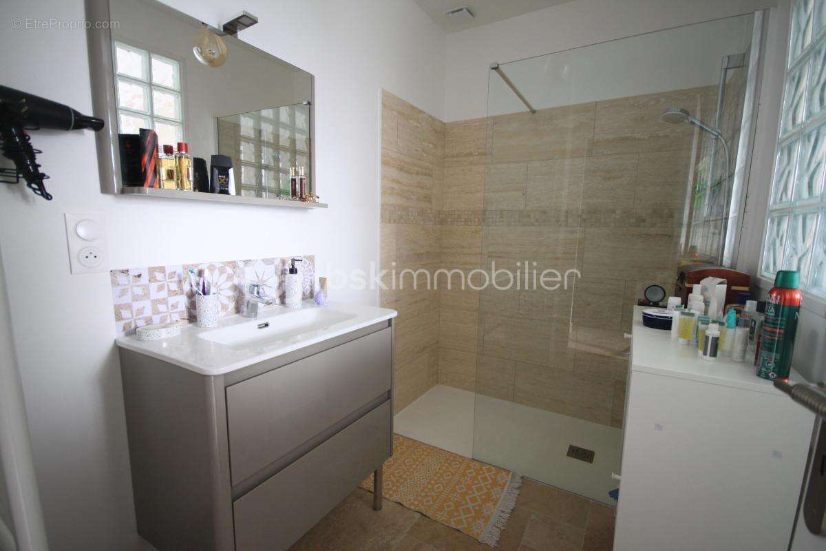 Maison à VAYRES-SUR-ESSONNE