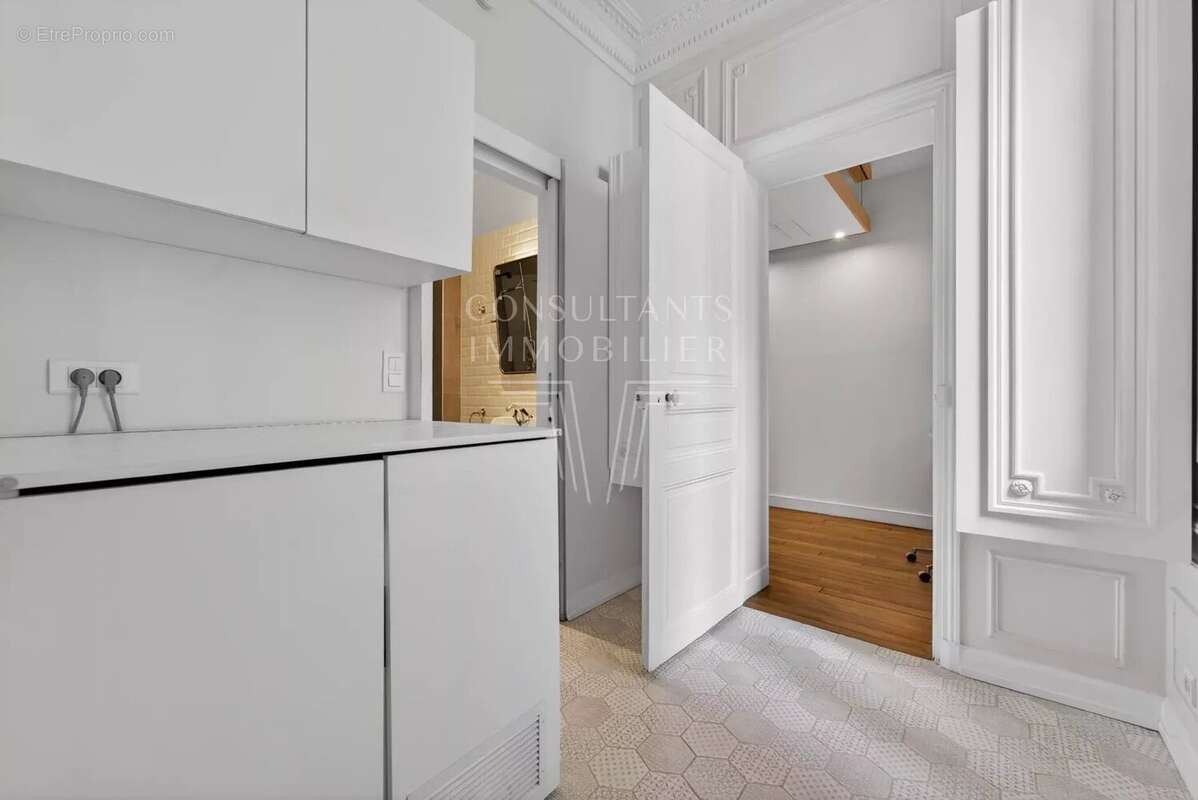 Appartement à PARIS-16E