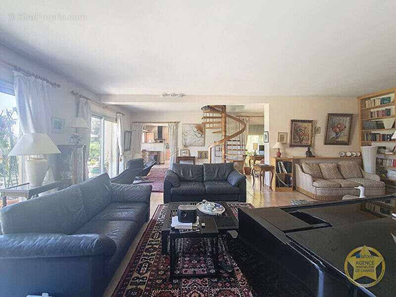 Maison à SAUVETERRE