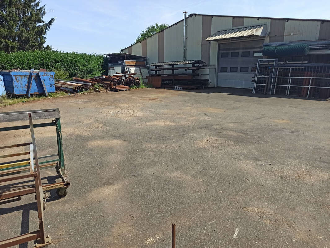 Commerce à AIXE-SUR-VIENNE