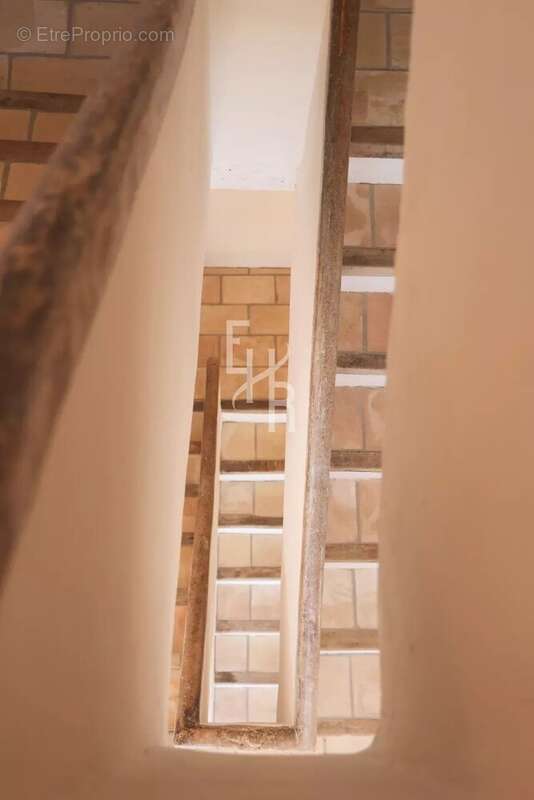 Maison à CHATEAUNEUF-GRASSE