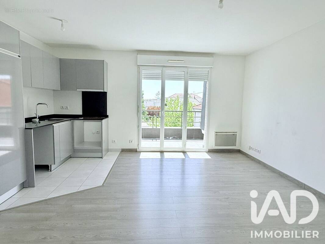 Photo 1 - Appartement à NEUILLY-PLAISANCE