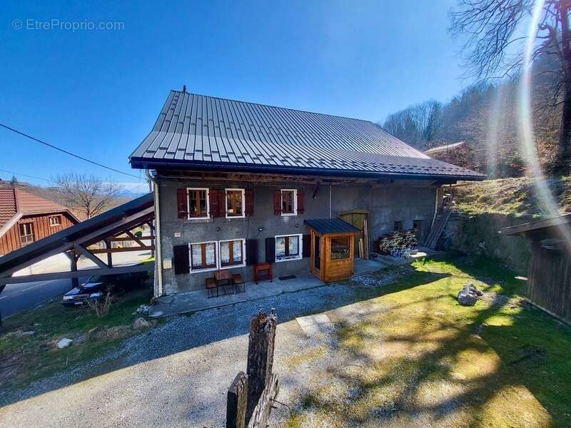 Maison à THOLLON-LES-MEMISES