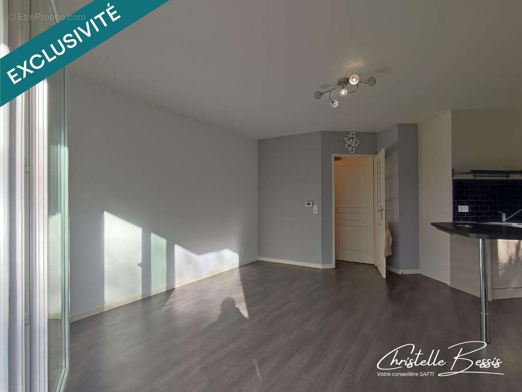 Photo 2 - Appartement à BRIE-COMTE-ROBERT