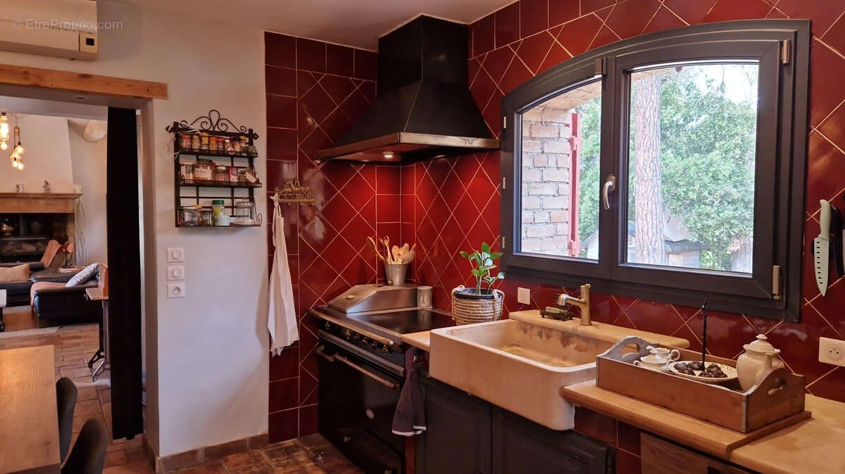 Maison à ROQUEBRUNE-SUR-ARGENS
