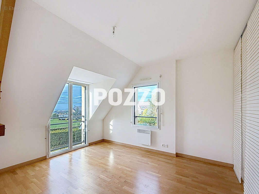 Maison à JULLOUVILLE