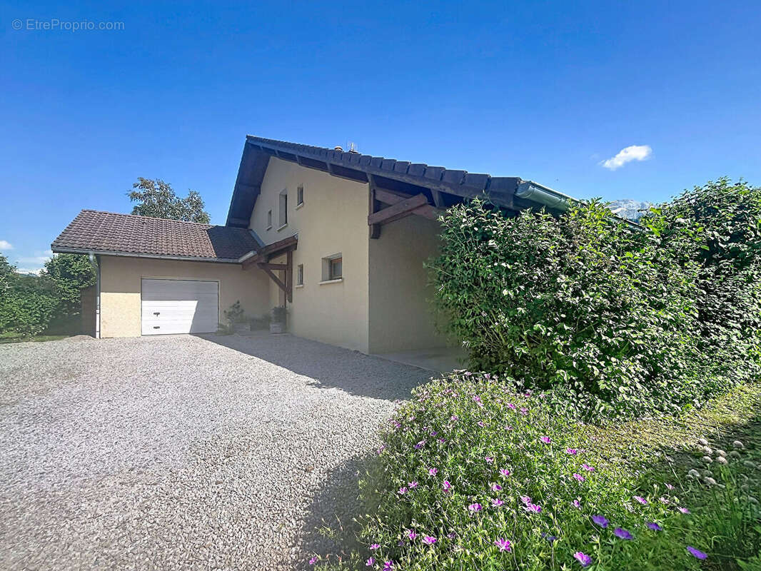 Maison à MARIGNIER