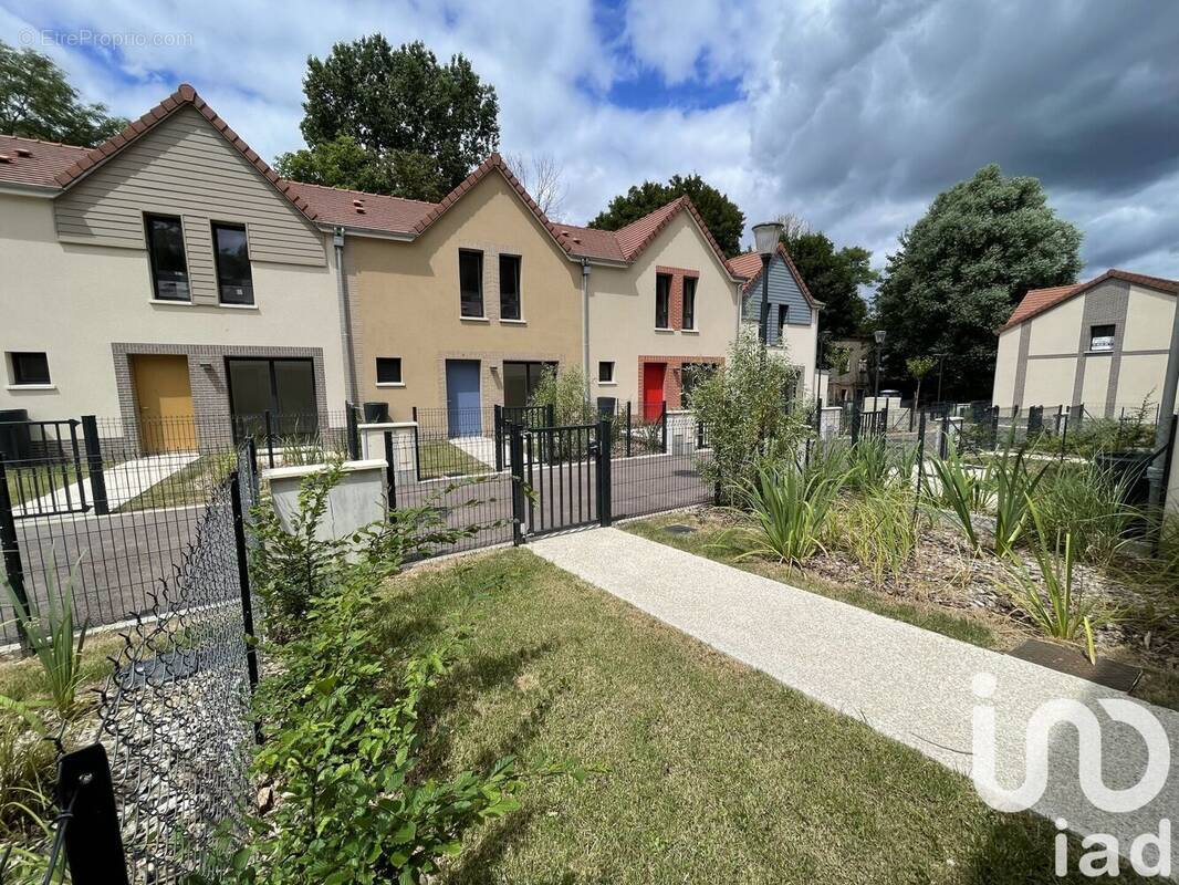 Photo 1 - Maison à LA QUEUE-EN-BRIE
