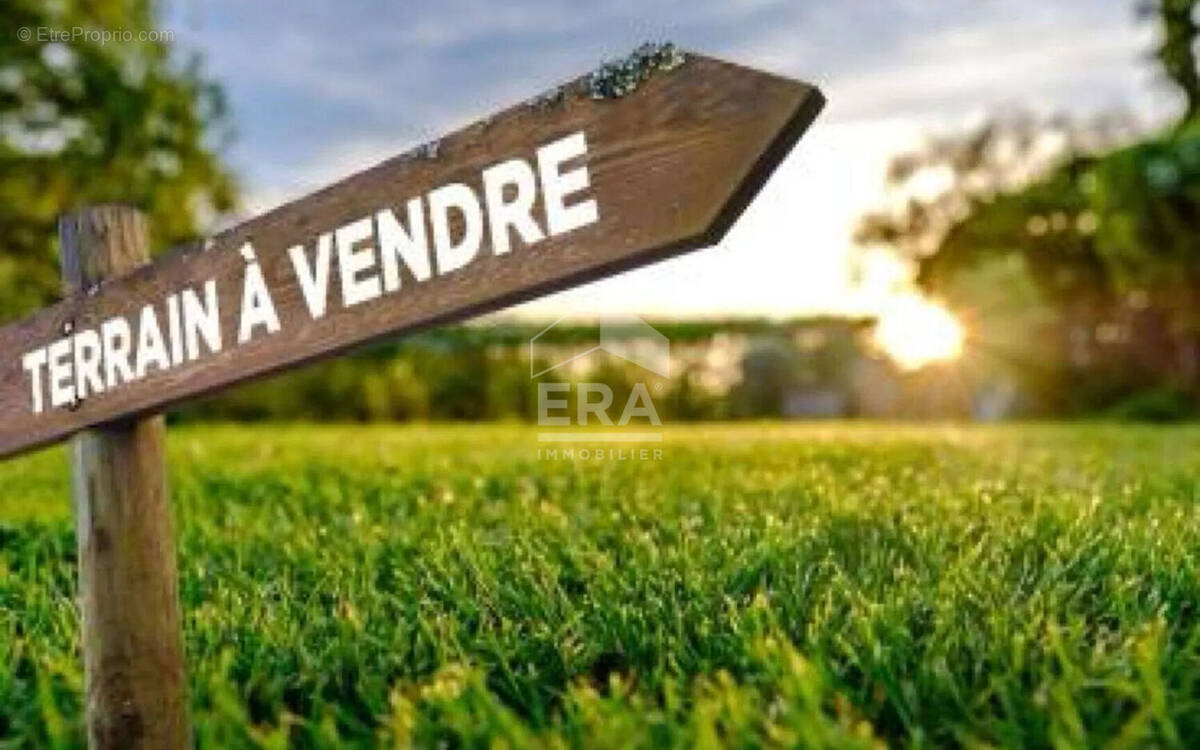 Terrain à SALLES-SUR-MER